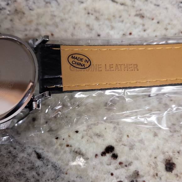 Luis Cardini | Leather Band Quartz Watch Black & Silver - Picture 8 of 16